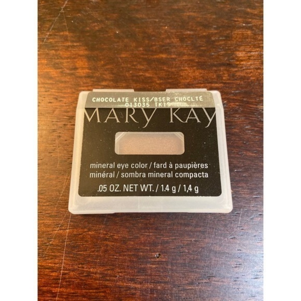 Mary Kay Mineral Eye Color Chocolate Kiss‎ Shimmer Brown Eyeshadow 013035 .05 oz